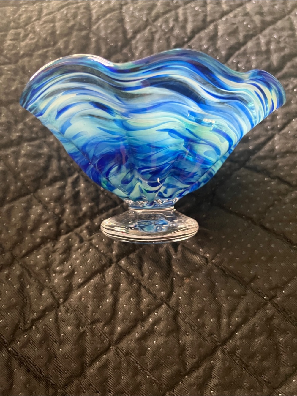 Les 3 Corbeaux Blown Glass Ruffled Art Bowl - Blue/Green Swirl